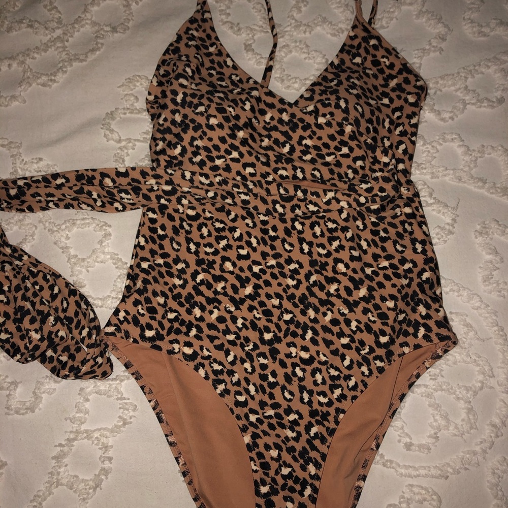 Brand new Aerie one piece suit